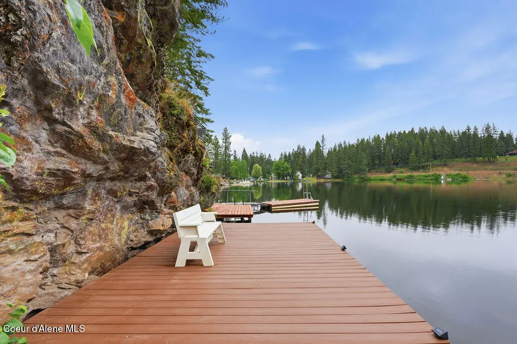 23896/2389 N Bridge Lake Road Rathdrum ID 83858