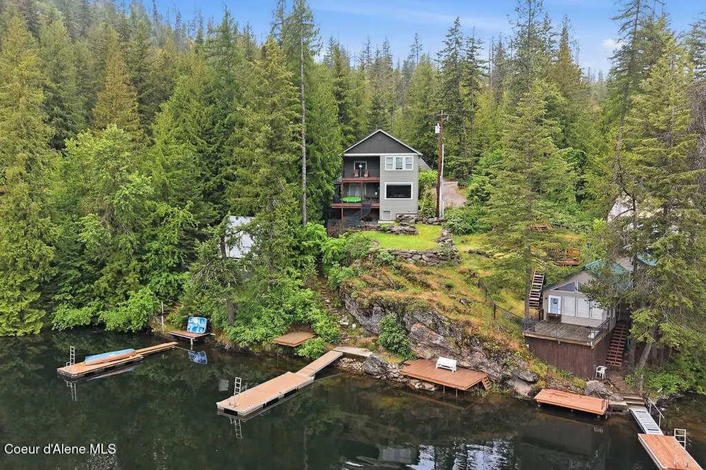 23896/2389 N Bridge Lake Road Rathdrum ID 83858