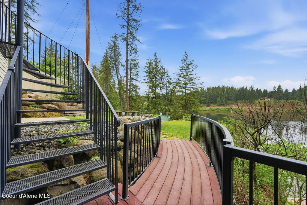 23896/2389 N Bridge Lake Road Rathdrum ID 83858