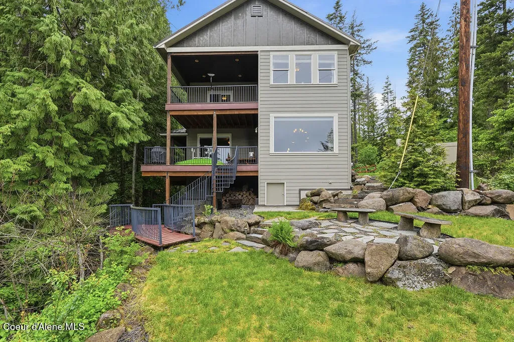 23896/2389 N Bridge Lake Road Rathdrum ID 83858