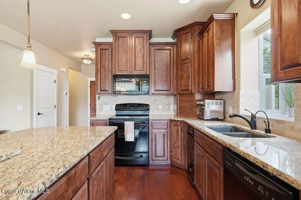 23896/2389 N Bridge Lake Road Rathdrum ID 83858