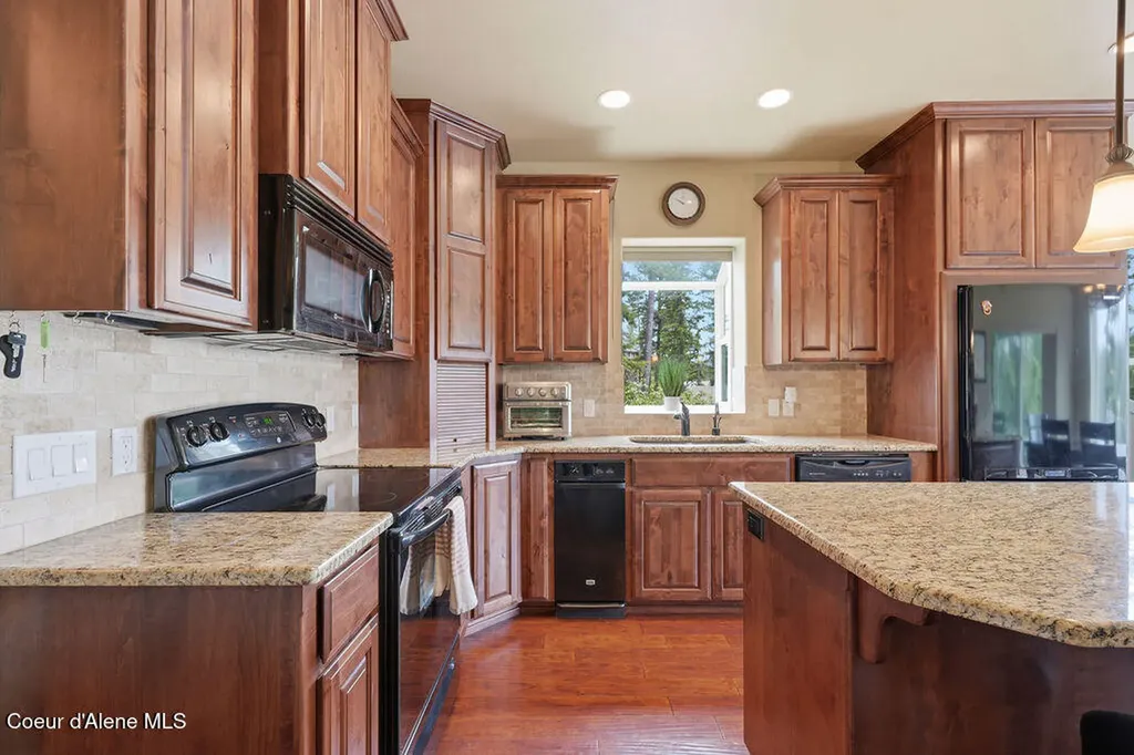 23896/2389 N Bridge Lake Road Rathdrum ID 83858