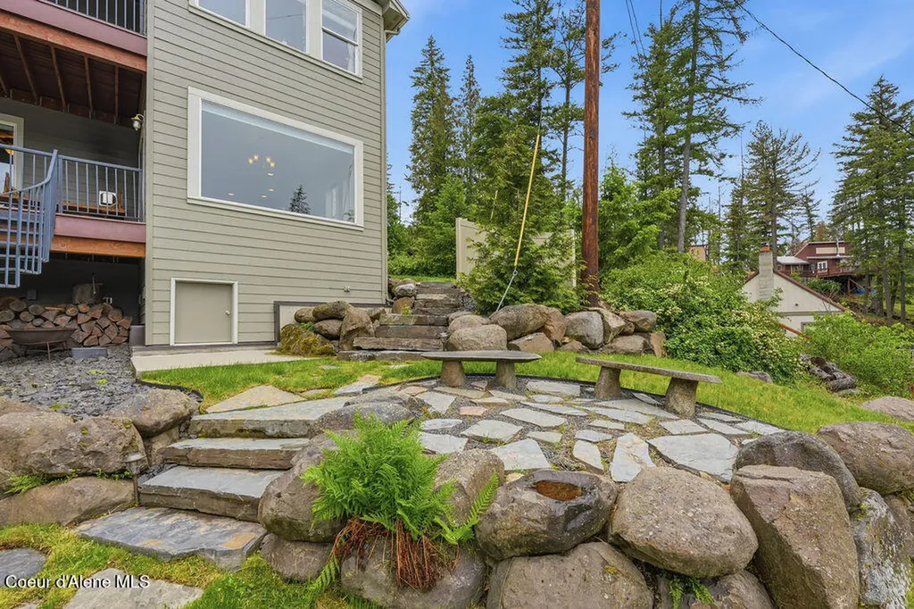 23896/2389 N Bridge Lake Road Rathdrum ID 83858