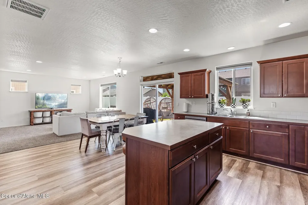 6104 W Alliance Street Rathdrum ID 83858
