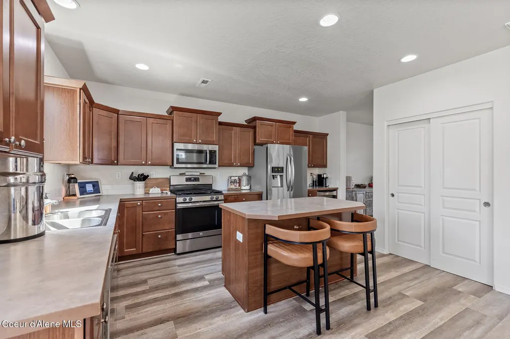 6104 W Alliance Street Rathdrum ID 83858