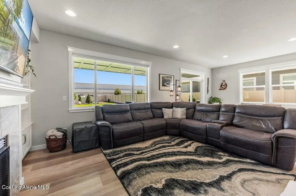 1656 W Okanogan Avenue Post Falls ID 83854