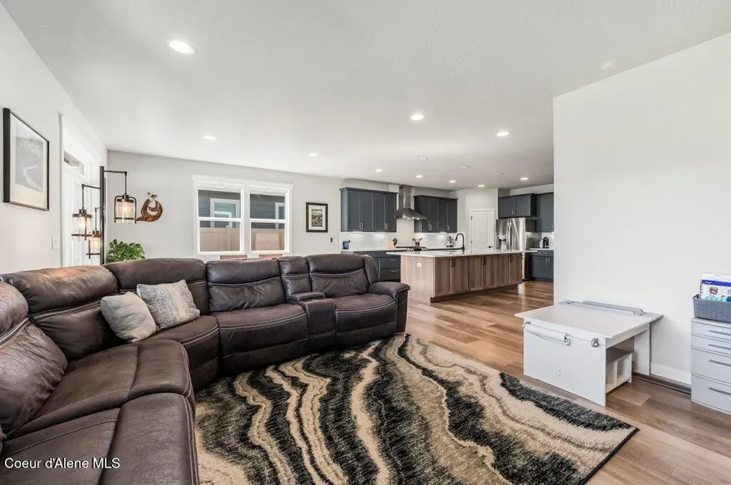 1656 W Okanogan Avenue Post Falls ID 83854