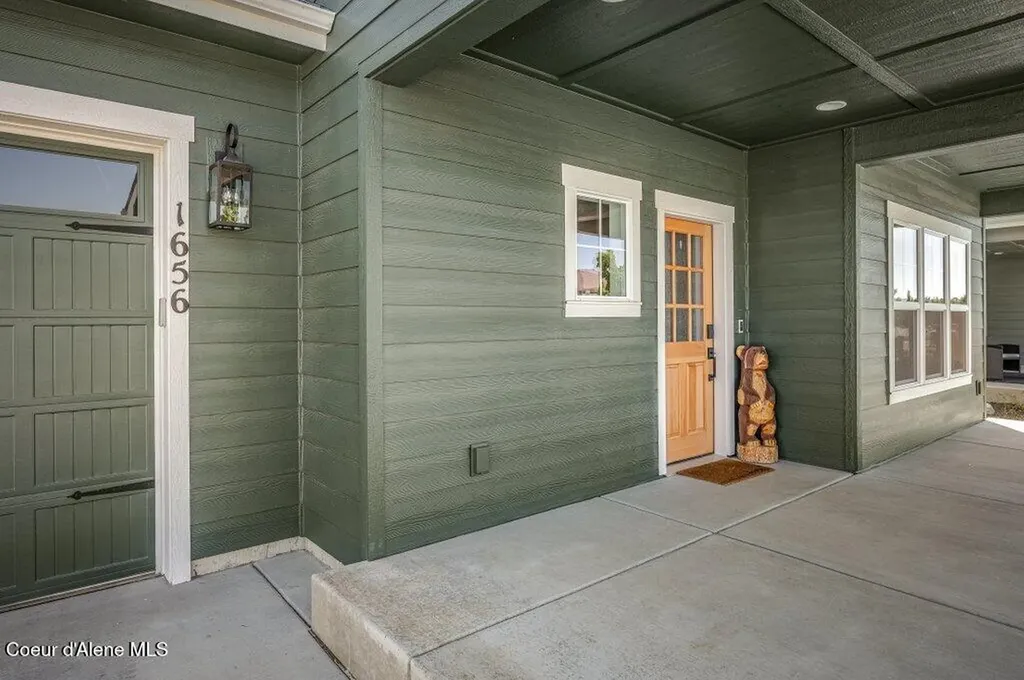 1656 W Okanogan Avenue Post Falls ID 83854