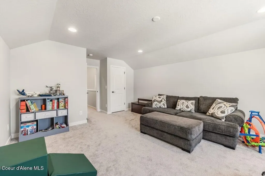 1656 W Okanogan Avenue Post Falls ID 83854
