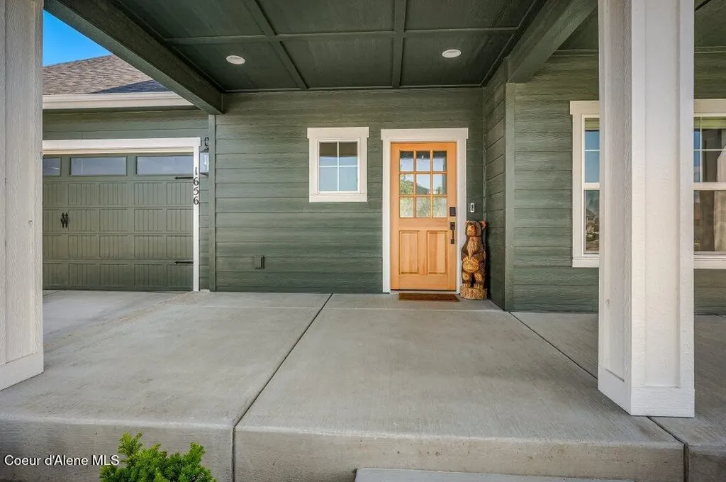 1656 W Okanogan Avenue Post Falls ID 83854