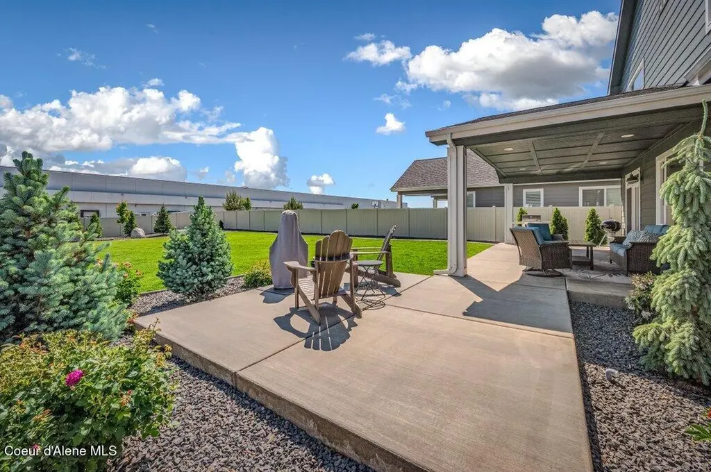 1656 W Okanogan Avenue Post Falls ID 83854
