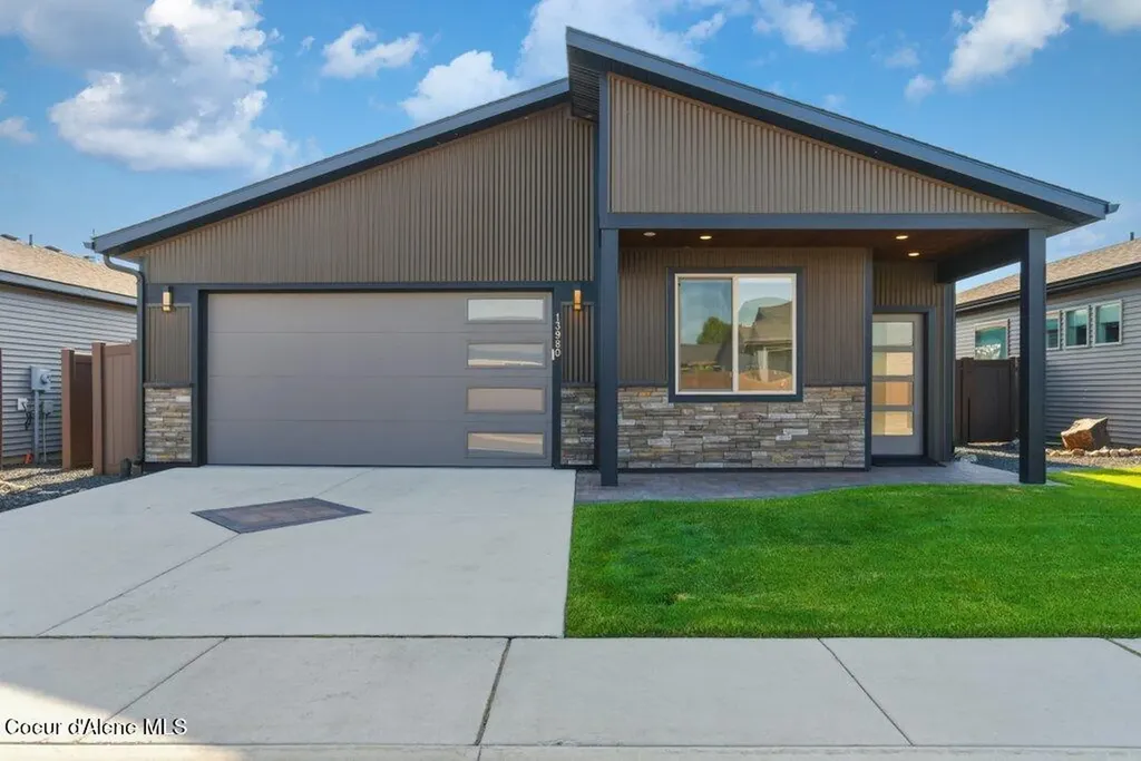 13980 N Rainier Loop Rathdrum ID 83858