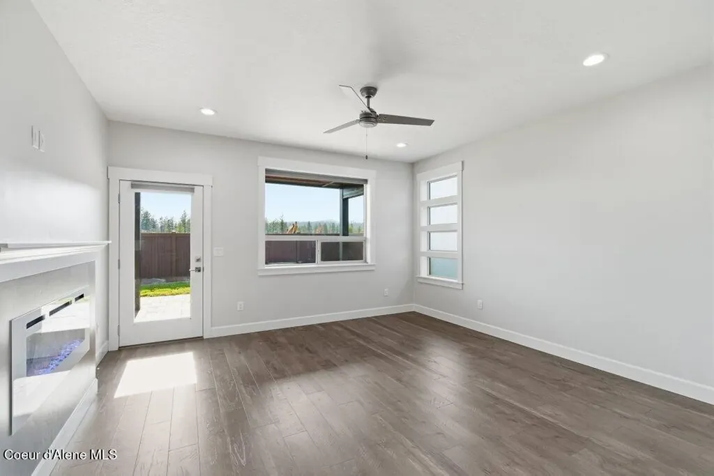 13980 N Rainier Loop Rathdrum ID 83858