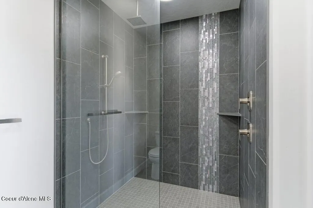 13980 N Rainier Loop Rathdrum ID 83858