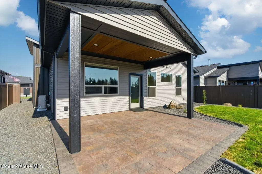 13980 N Rainier Loop Rathdrum ID 83858