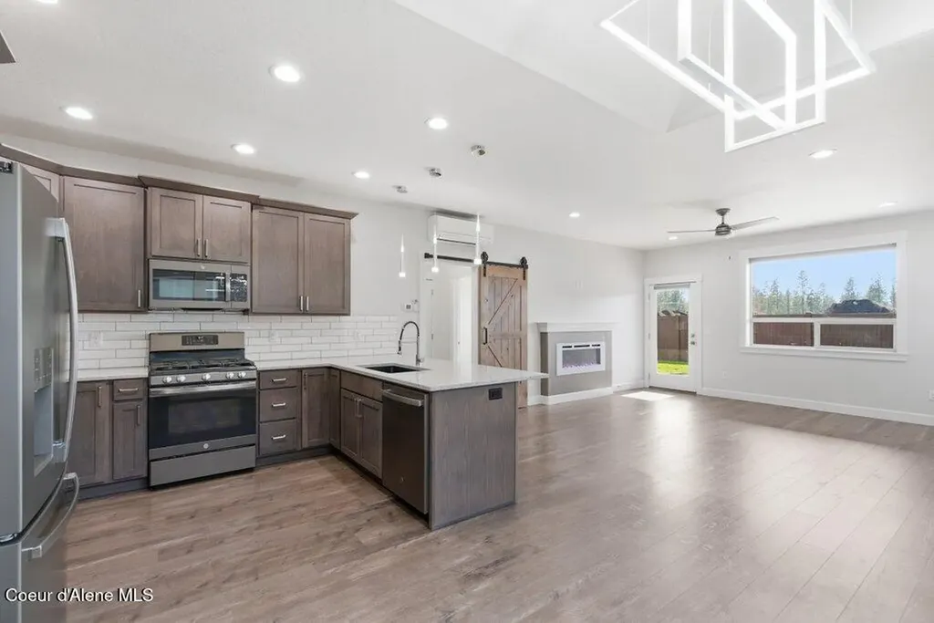 13980 N Rainier Loop Rathdrum ID 83858