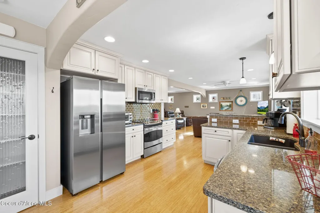 2272 E Upper Hayden Lake Road Hayden ID 83835