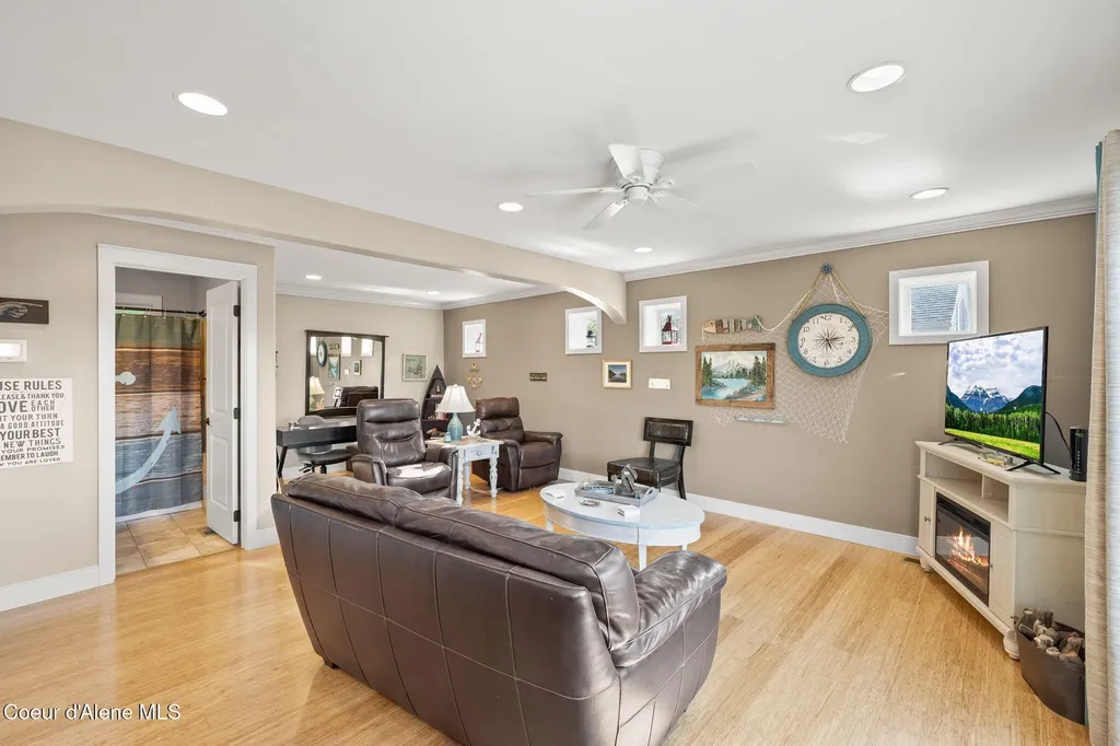 2272 E Upper Hayden Lake Road Hayden ID 83835