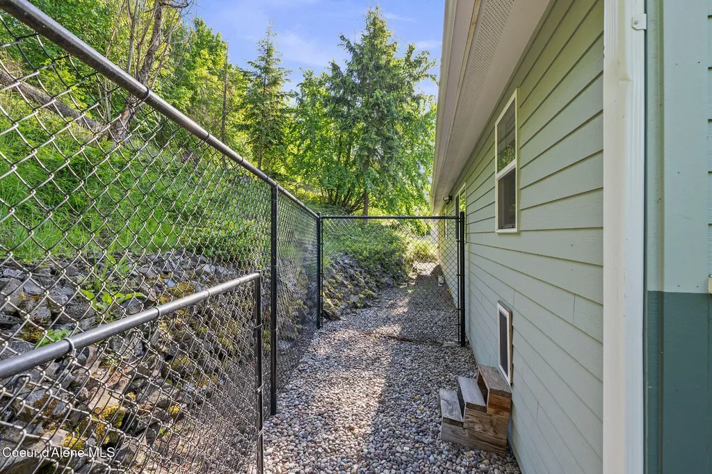2272 E Upper Hayden Lake Road Hayden ID 83835