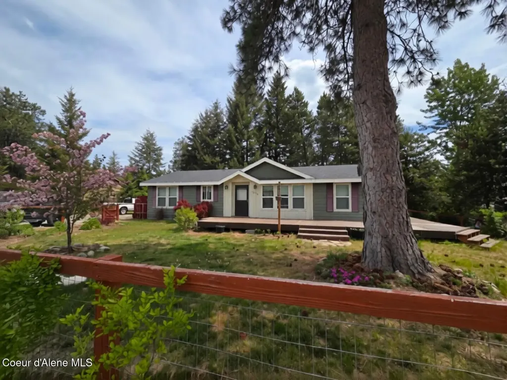 32734 N 10th Avenue Spirit Lake ID 83869