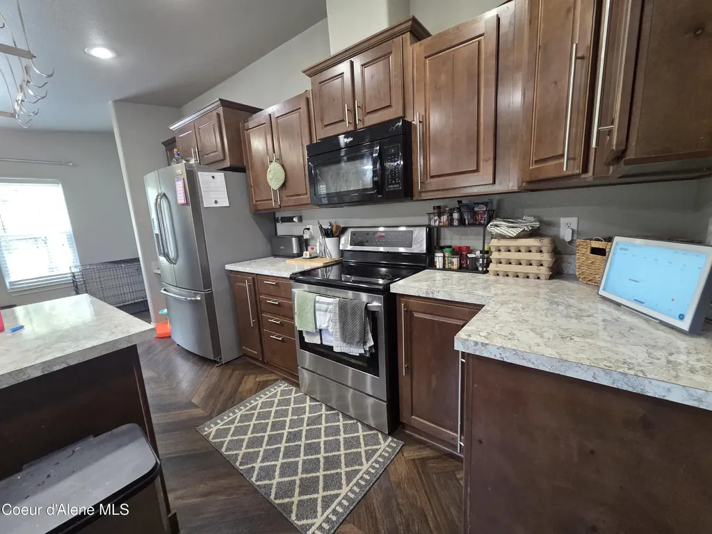 32734 N 10th Avenue Spirit Lake ID 83869