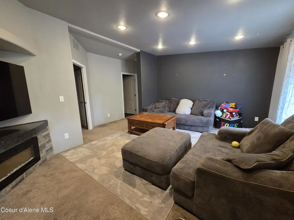 32734 N 10th Avenue Spirit Lake ID 83869