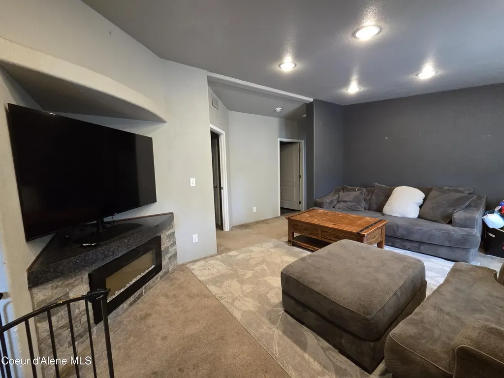 32734 N 10th Avenue Spirit Lake ID 83869