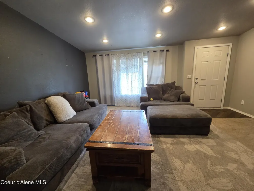 32734 N 10th Avenue Spirit Lake ID 83869