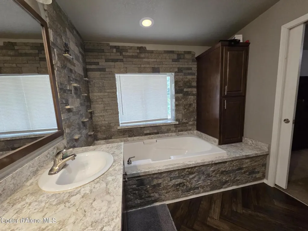 32734 N 10th Avenue Spirit Lake ID 83869