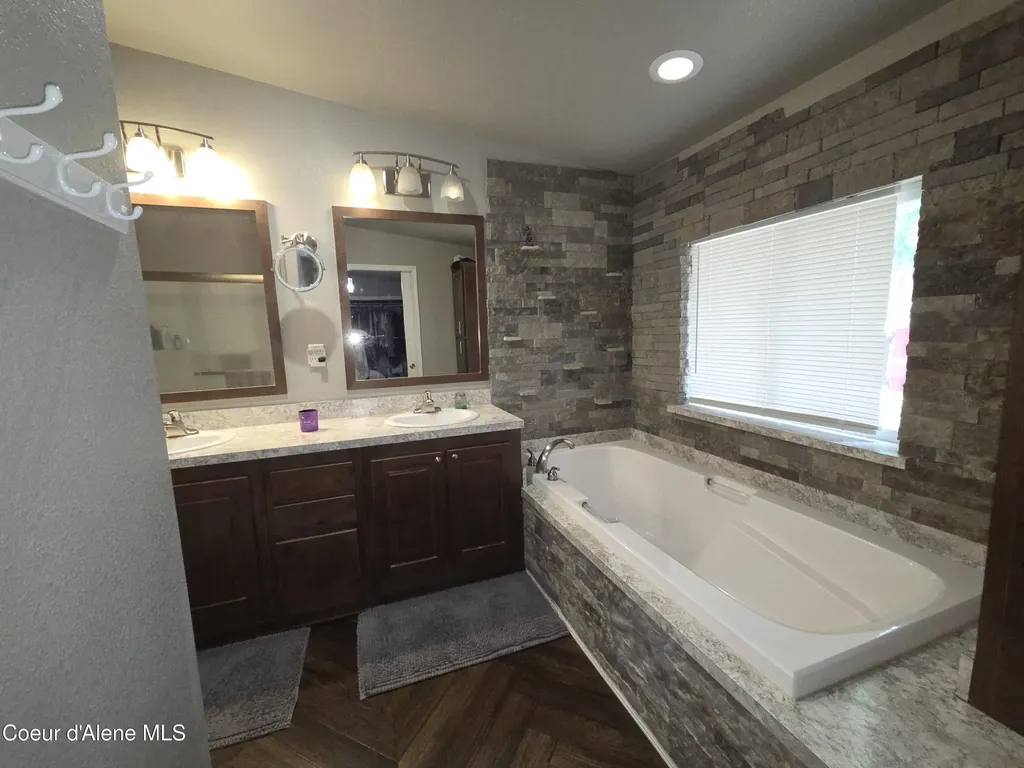 32734 N 10th Avenue Spirit Lake ID 83869