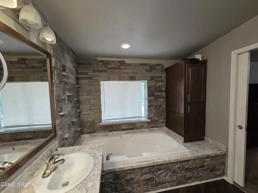 32734 N 10th Avenue Spirit Lake ID 83869