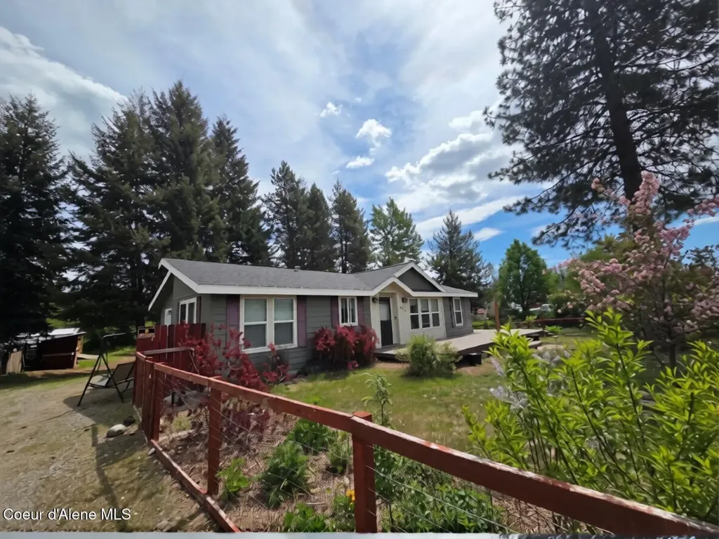 32734 N 10th Avenue Spirit Lake ID 83869