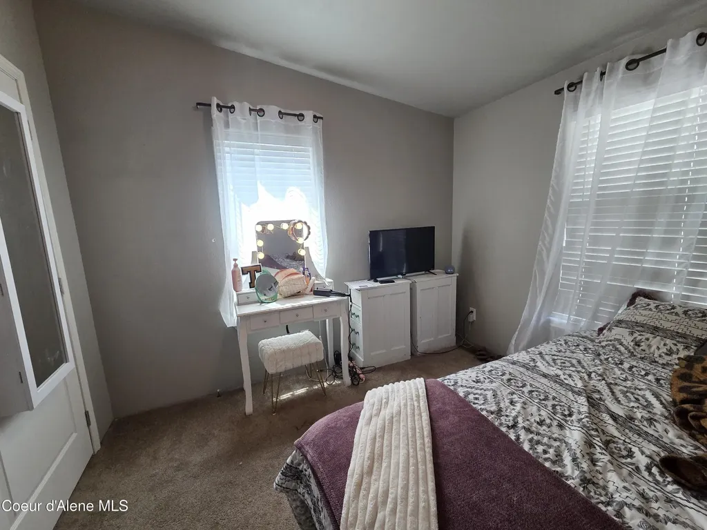 32734 N 10th Avenue Spirit Lake ID 83869