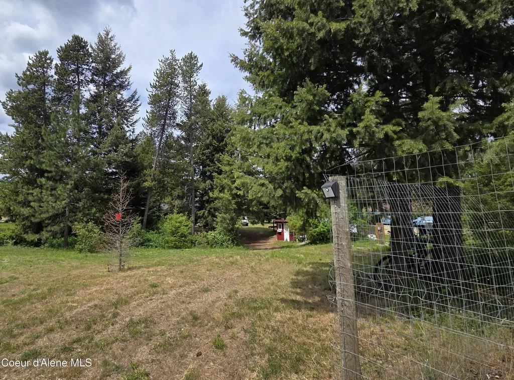 32734 N 10th Avenue Spirit Lake ID 83869