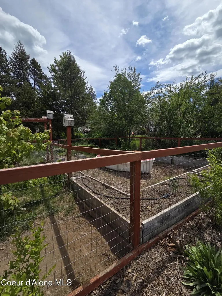 32734 N 10th Avenue Spirit Lake ID 83869