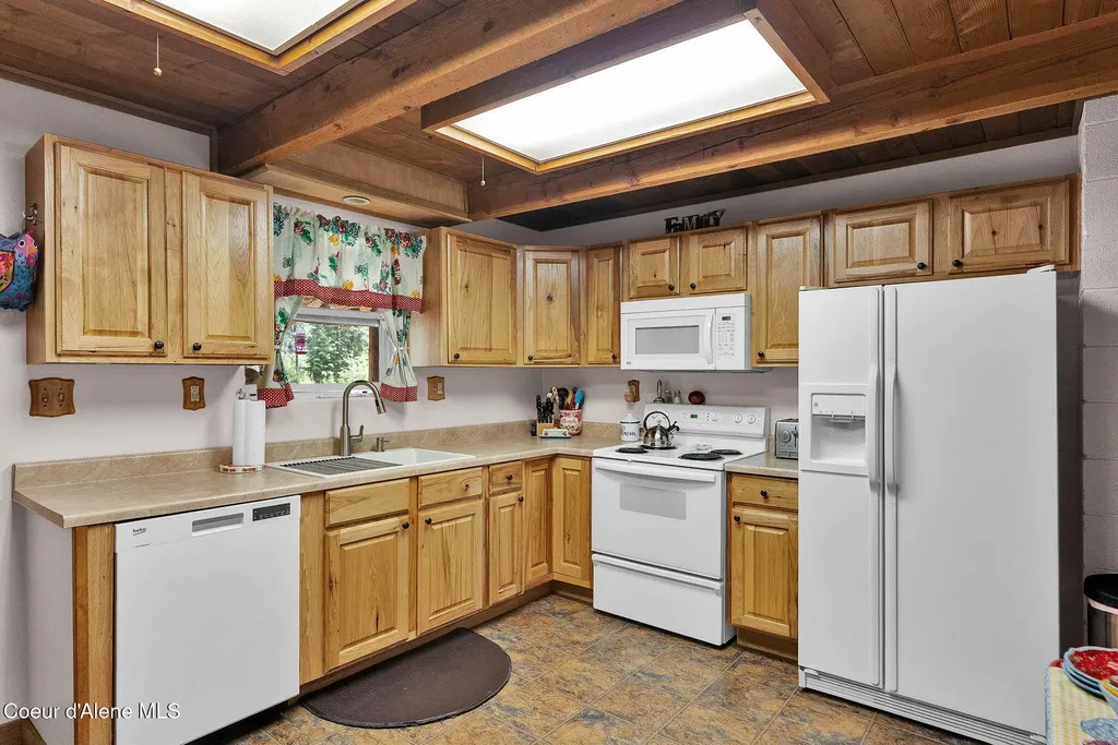 24805 N Cedar Mountain Road Athol ID 83801