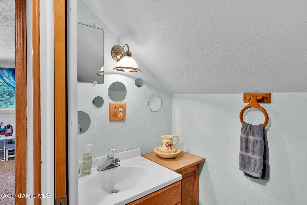 24805 N Cedar Mountain Road Athol ID 83801