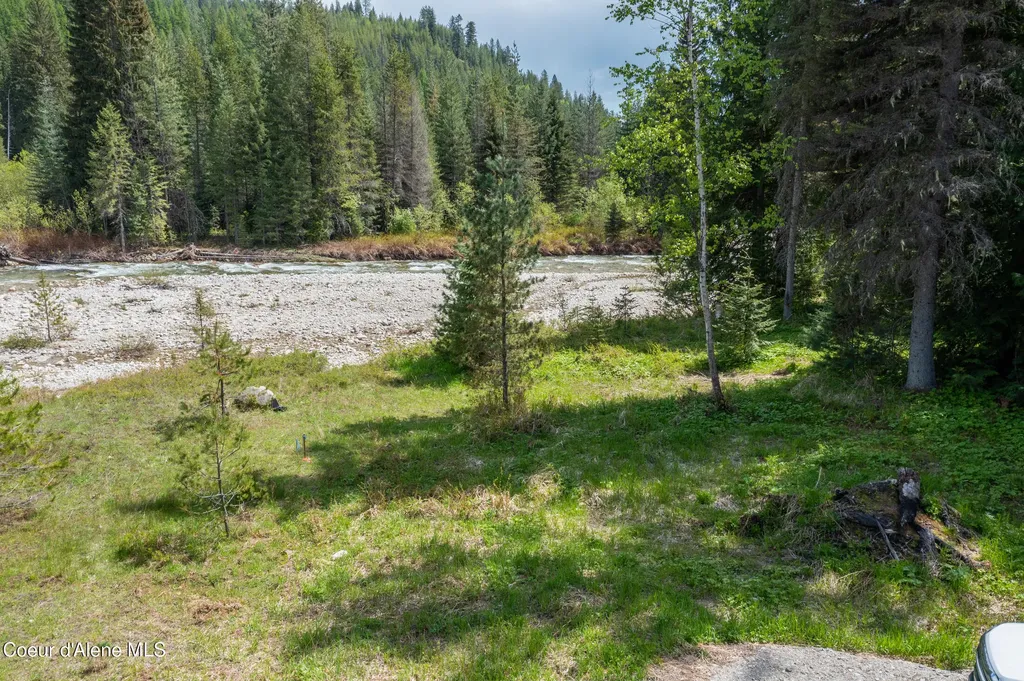 10267 Upper Pack River Road Sandpoint ID 83864