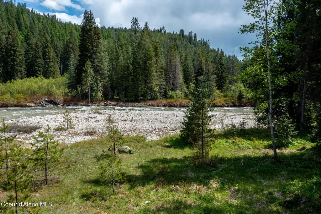 10267 Upper Pack River Road Sandpoint ID 83864