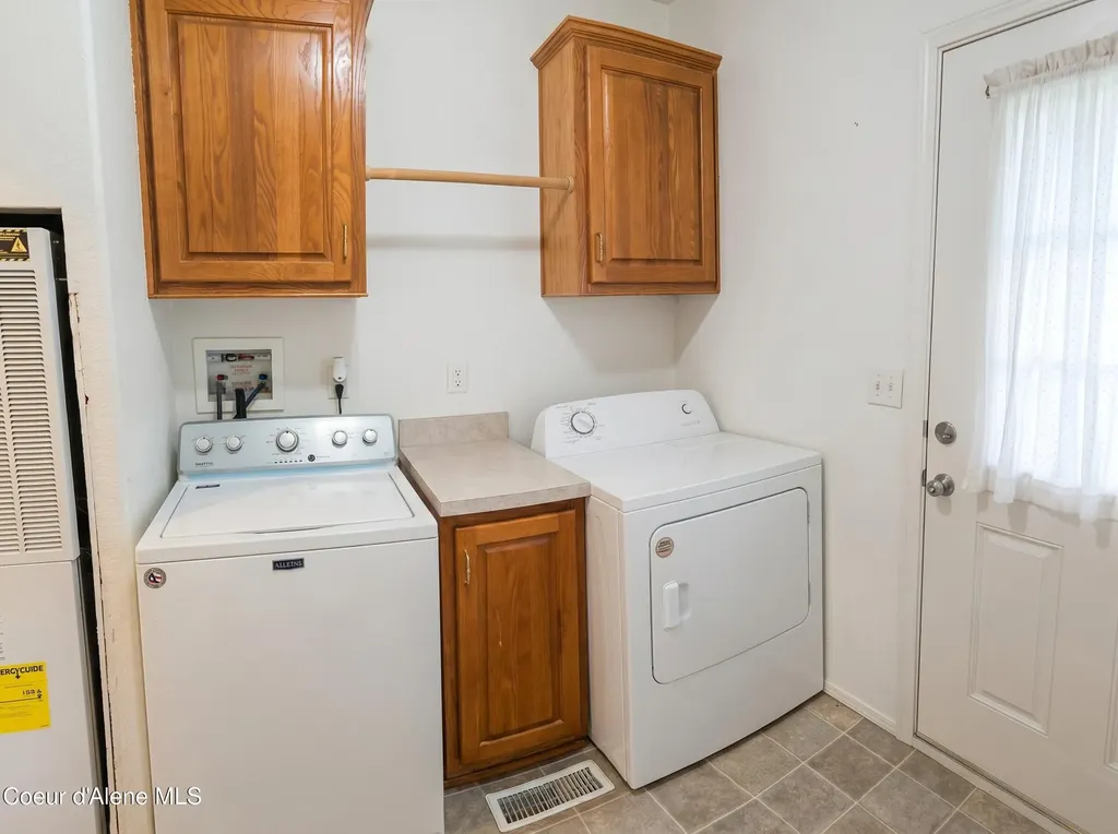 392 Shingle Mill Loop Bonners Ferry ID 83805
