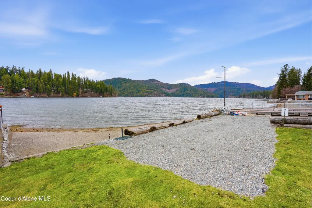 7562 W Spirit Lake Road Spirit Lake ID 83869