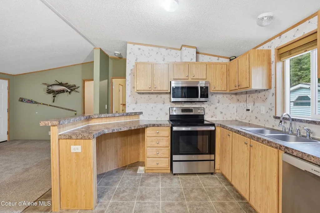 7562 W Spirit Lake Road Spirit Lake ID 83869