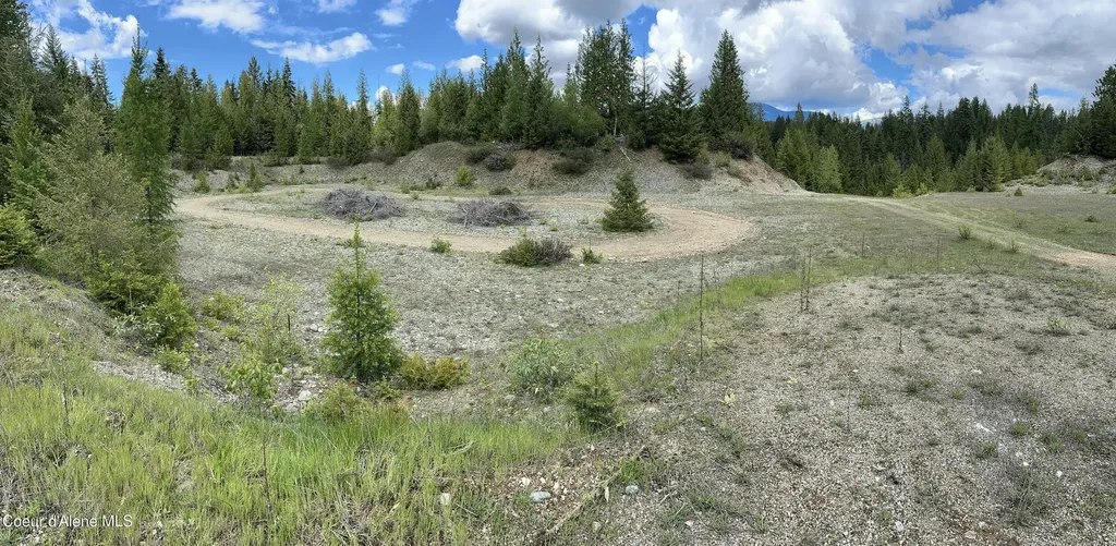 5784 River Road Clark Fork ID 83811