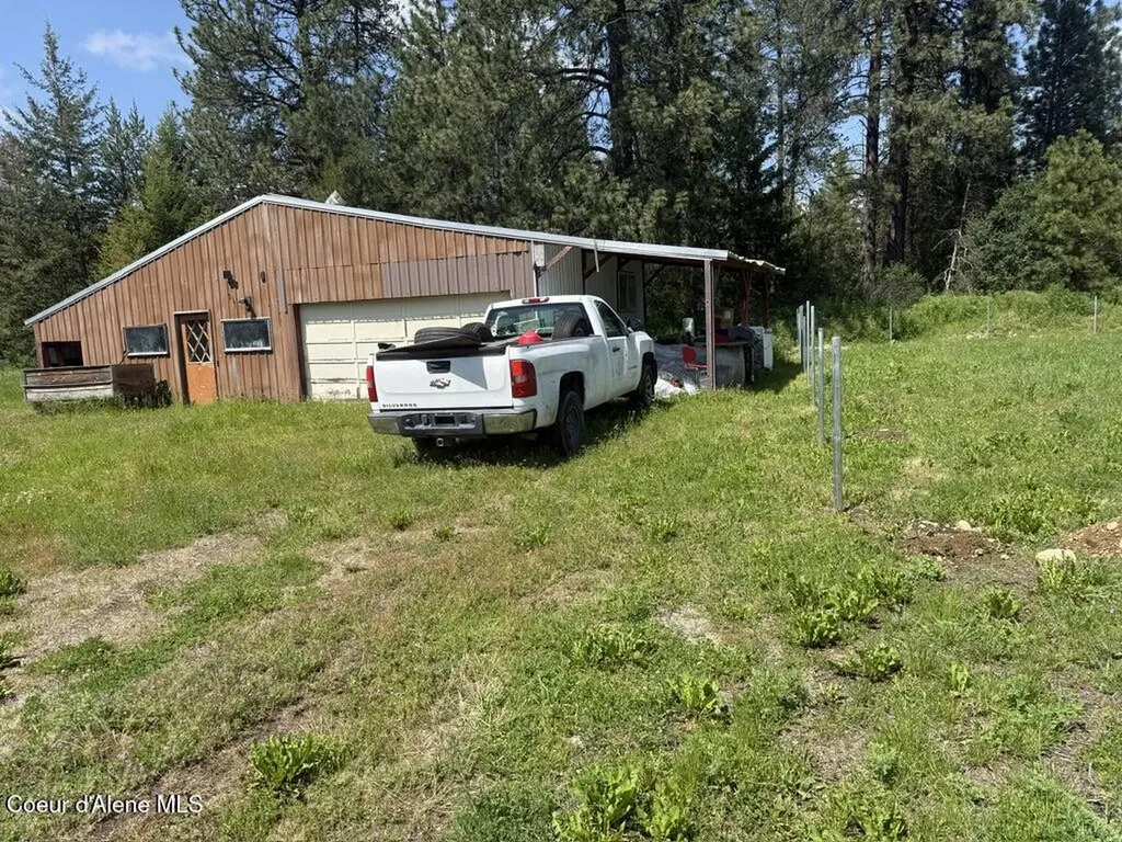 5405 E Grove Avenue Athol ID 83801