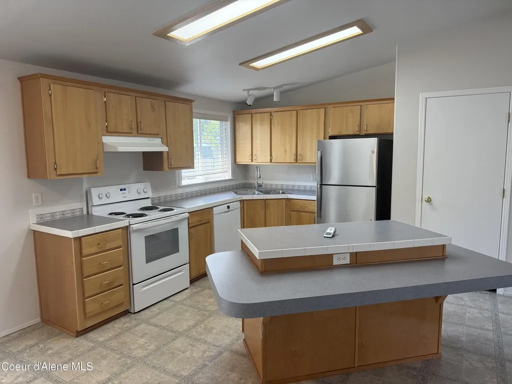 5405 E Grove Avenue Athol ID 83801