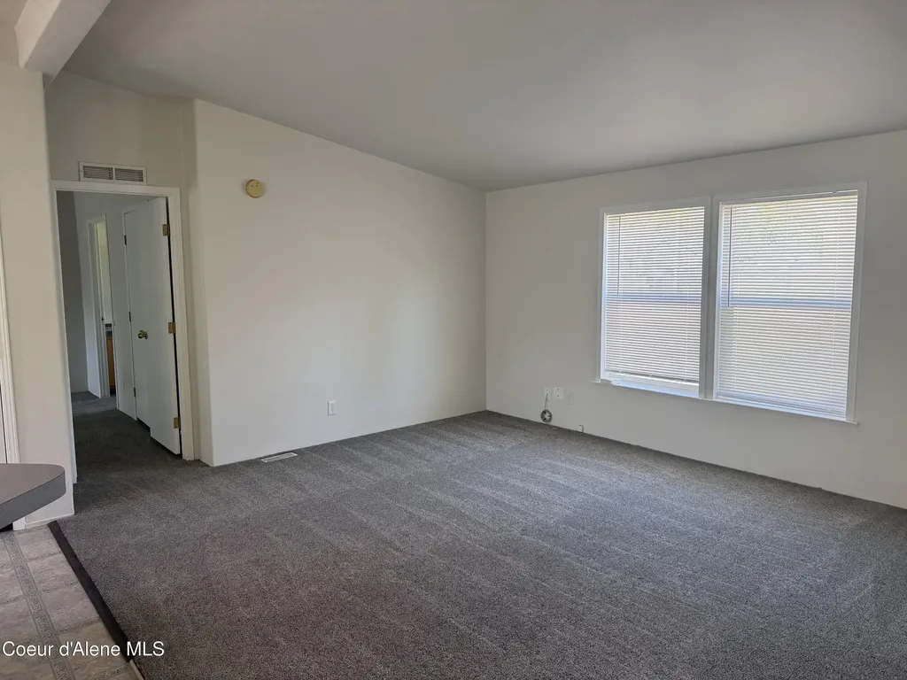 5405 E Grove Avenue Athol ID 83801