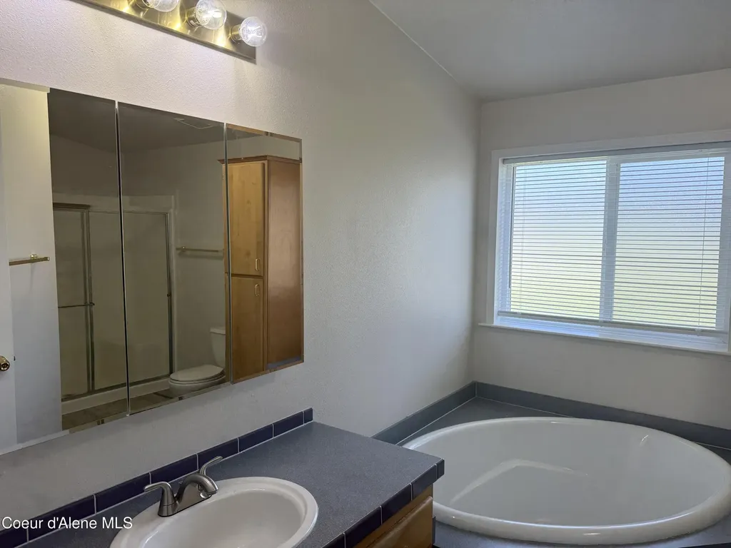 5405 E Grove Avenue Athol ID 83801