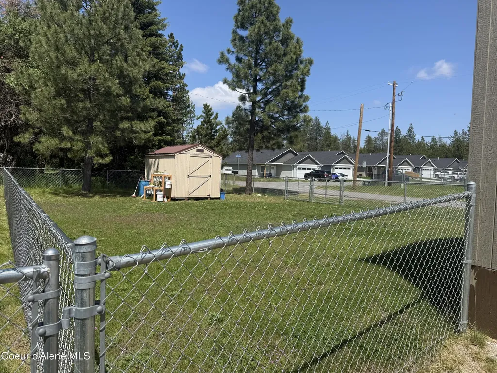 5405 E Grove Avenue Athol ID 83801