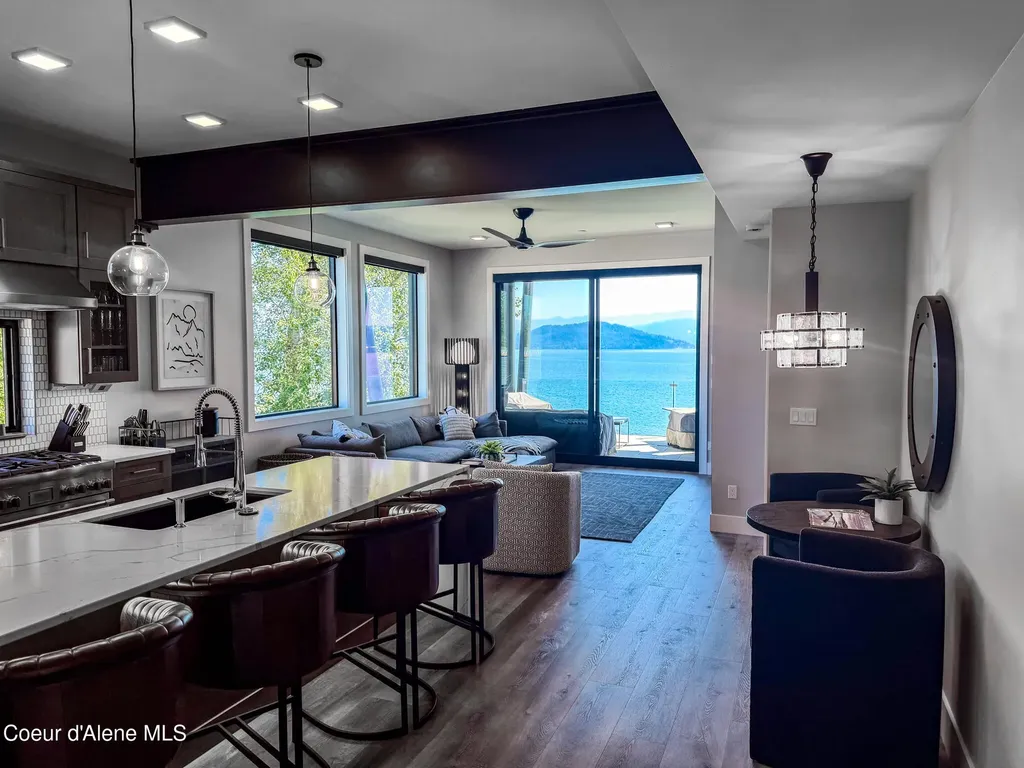 802 Sandpoint Avenue Sandpoint ID 83864