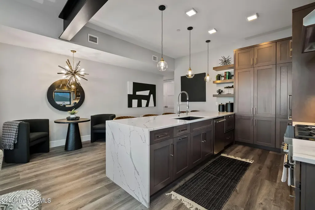 802 Sandpoint Avenue Sandpoint ID 83864